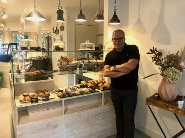 BookNoFees: Αρτοποιείο – Craft Coffee & Pastry – Amsterdam – Χειροποίητος καφές & αρτοσκευάσματα, φωτογραφία 2