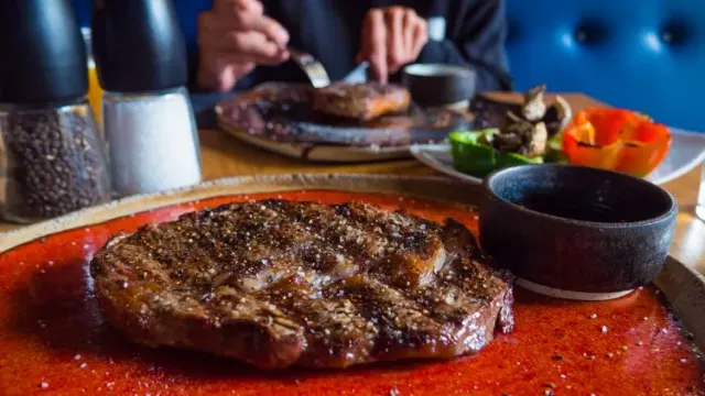 BookNoFees: Εστιατόριο – Beef N' Pepper – Warsaw – Βόειο κρέας με πιπέρι, φωτογραφία 3