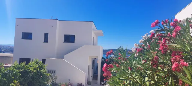 BookNoFees: Ήσυχο οικογενειακό κατάλυμα με θέα στη θάλασσα – Kaštel Sućurac, Split