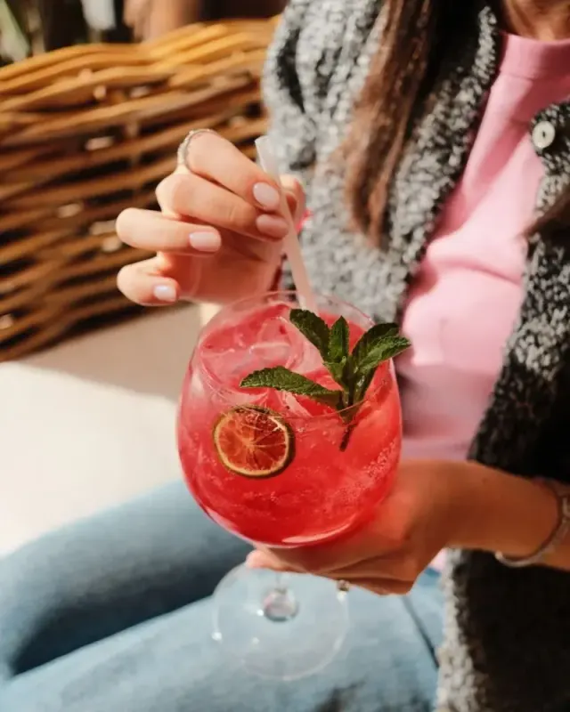 BookNoFees: Εστιατόριο – Komodo Lounge – Bucharest – Komodo Lounge, φωτογραφία 3