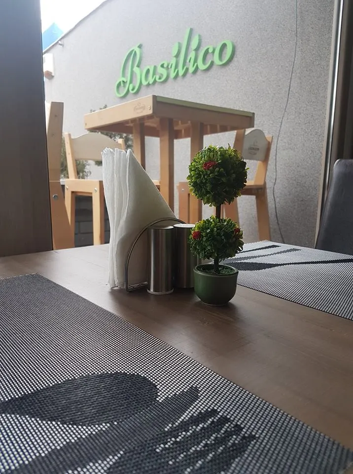 BookNoFees: Εστιατόριο – Basilico – Bucharest – Βασιλικός, φωτογραφία 1