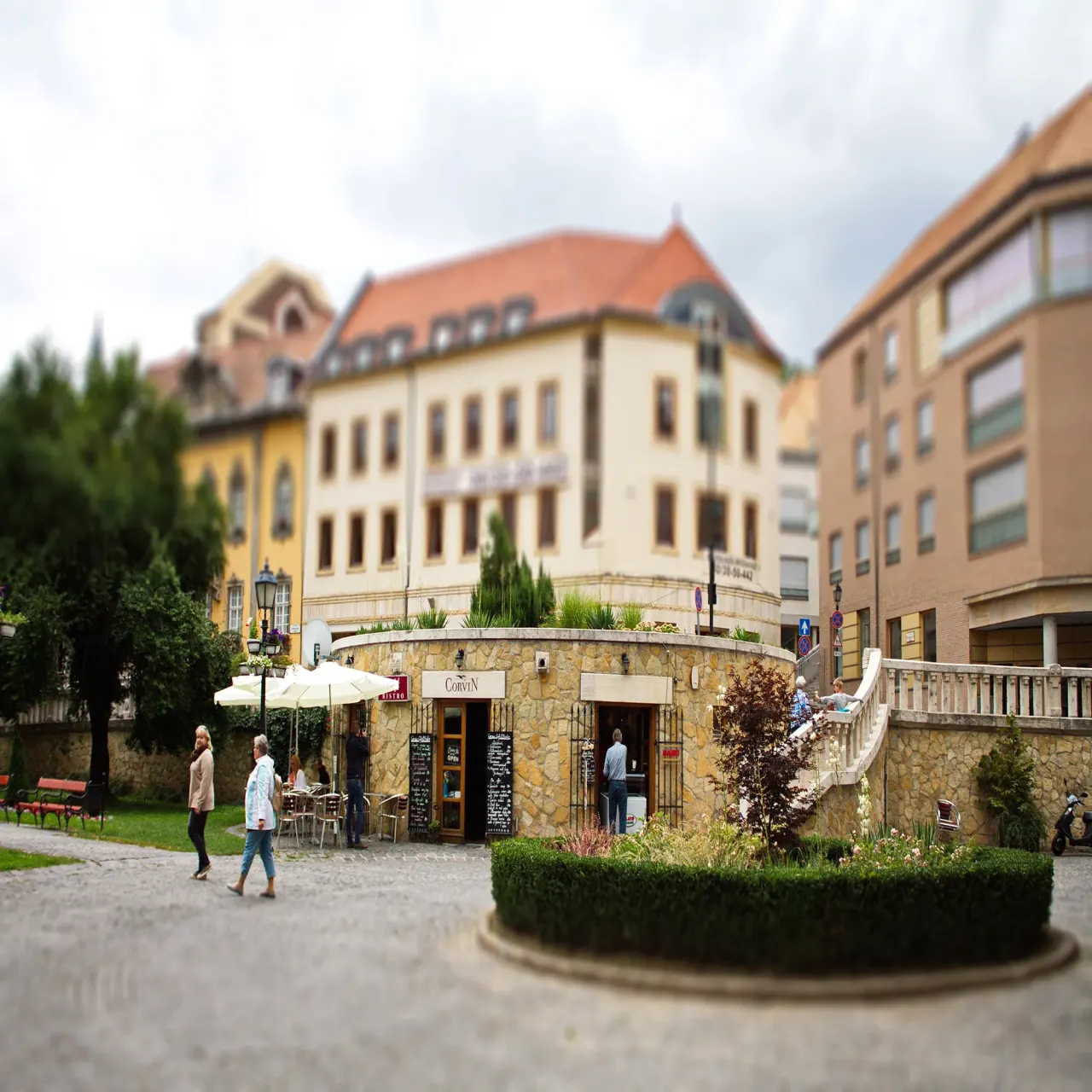 BookNoFees: Καφετέρια – Corvin Kávézó – Budapest – Καφετέρια Corvin, φωτογραφία 1