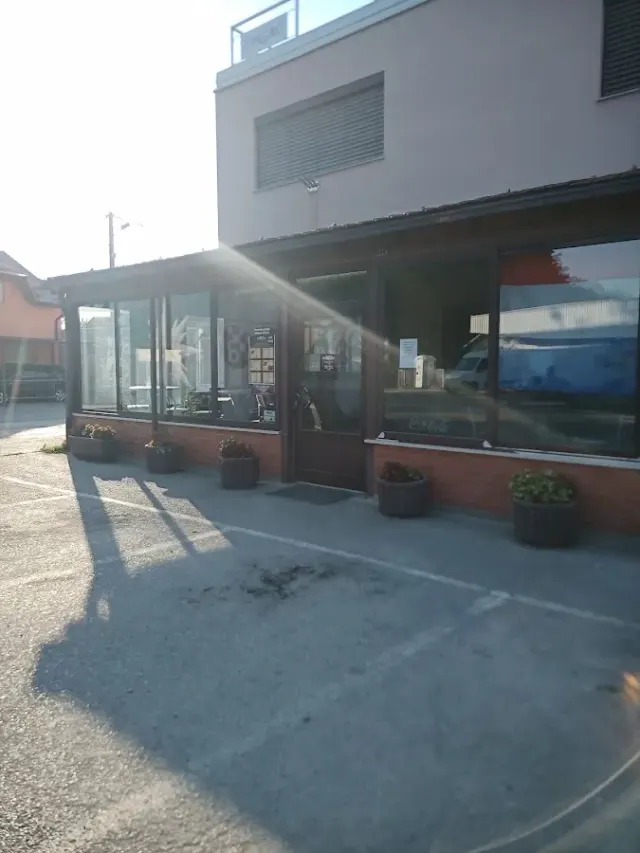BookNoFees: Εστιατόριο – Čingač – Zagreb – Κούνια, φωτογραφία 2