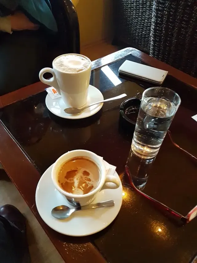 BookNoFees: Καφετέρια – Caffe Bar Aurora – Zagreb – Καφετέρια Aurora, φωτογραφία 2