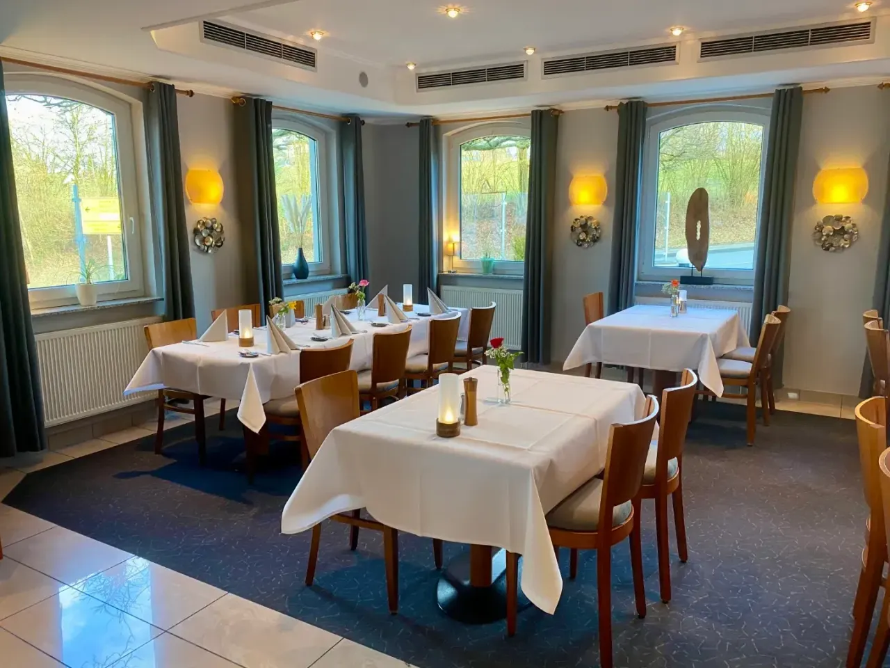 BookNoFees: Εστιατόριο – Hotel-Restaurant Wilhelmshöhe – Neuenrade – Ξενοδοχείο-Εστιατόριο Wilhelmshöhe, φωτογραφία 1