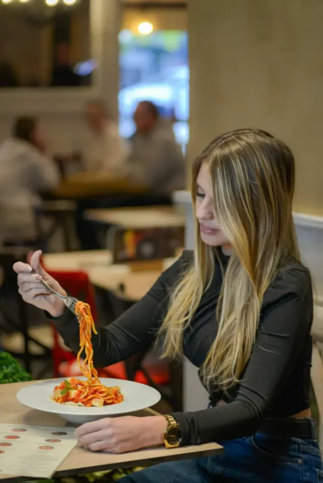 BookNoFees: Εστιατόριο – Forni di Napoli Bazilika – Budapest – Φούρνοι της Νάπολης «Bazilika», φωτογραφία 2