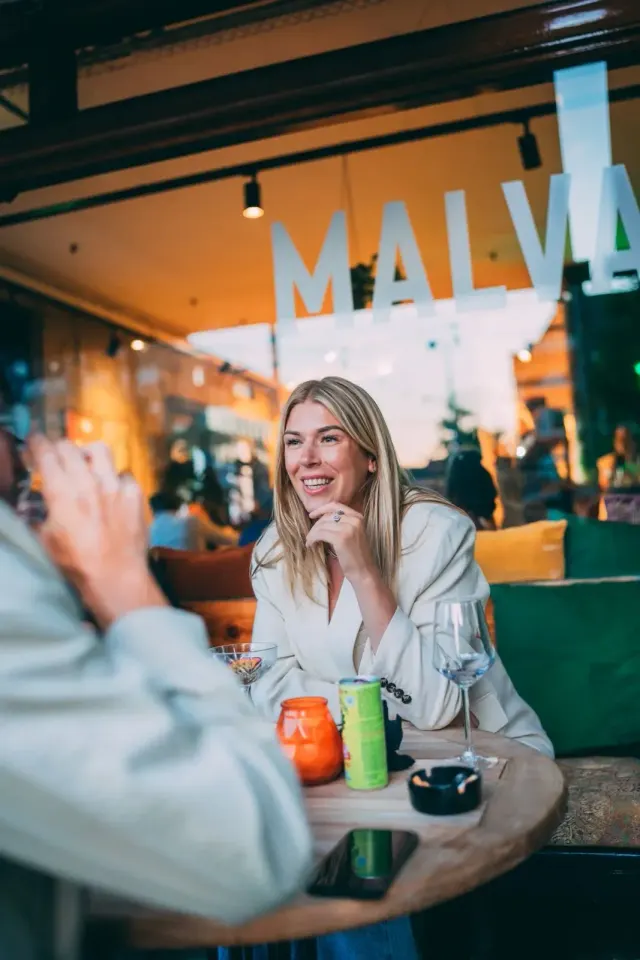 BookNoFees: Καφετέρια – Malva – Amsterdam – Μάλβα, φωτογραφία 2