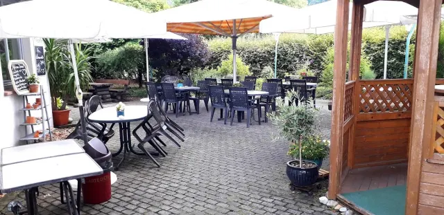 BookNoFees: Café und Konditorei Deimel, Olsberg