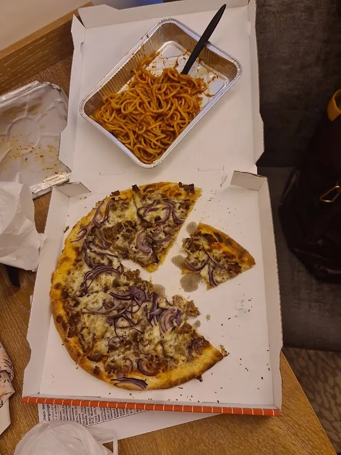 BookNoFees: Εστιατόριο – In-Time Pizza-Döner – Hilchenbach – In-Time Πίτσα-Ντόνερ, φωτογραφία 1