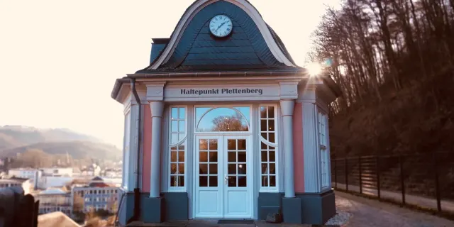 BookNoFees: Café Haltepunkt, Plettenberg