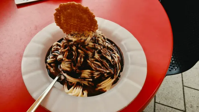 BookNoFees: Εστιατόριο – Eiscafe La Venezia – Unna – Eiscafe La Venezia, φωτογραφία 2