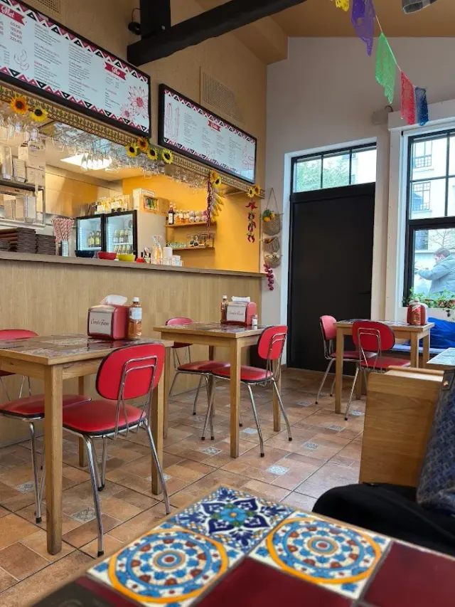 BookNoFees: Corral's Solli, Oslo