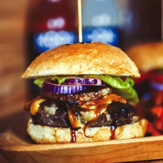 BookNoFees: Σνακ μπαρ – Hamburger z Karaibów – Warsaw – Χάμπουργκερ από την Καραϊβική, φωτογραφία 3