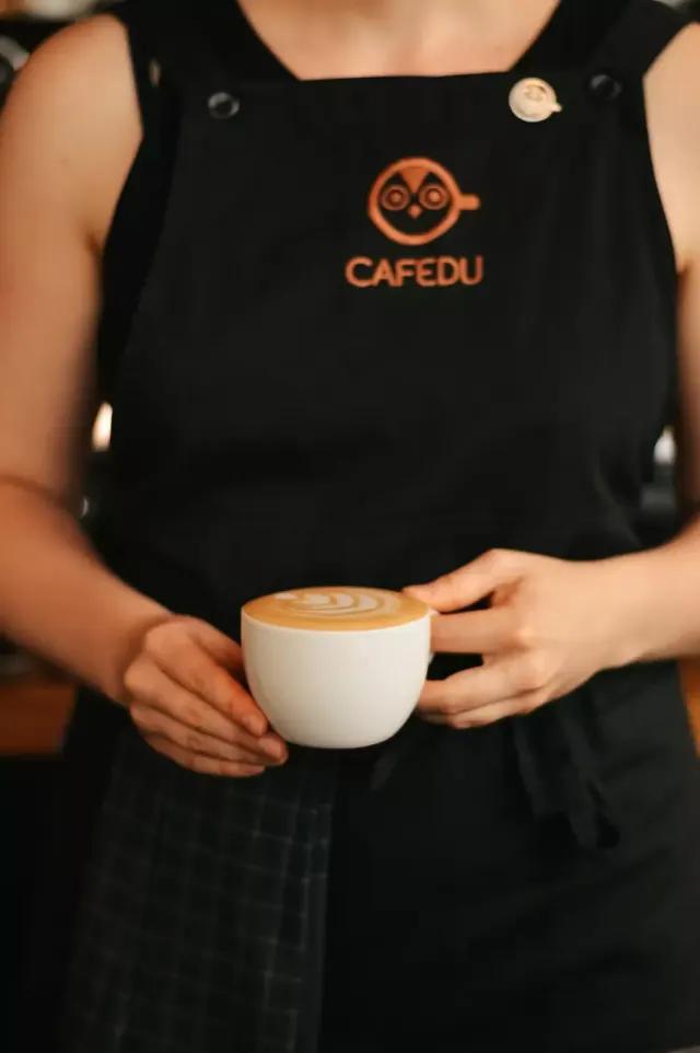 BookNoFees: Cafedu, Prague