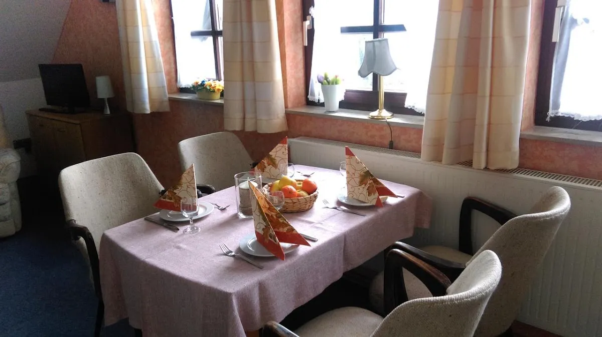 BookNoFees: Εστιατόριο – Erhard Schnorbus Café Pension – Hallenberg – Erhard Schnorbus Café Pension, φωτογραφία 1