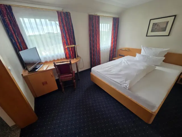 BookNoFees: Εστιατόριο – Albus Panoramahotel – Olpe – Albus Panoramahotel, φωτογραφία 3