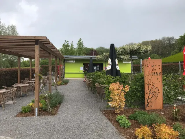 BookNoFees: Σνακ μπαρ – Flora — Essbar im Park – Hemer – Flora — Βρώσιμα στο πάρκο, φωτογραφία 2
