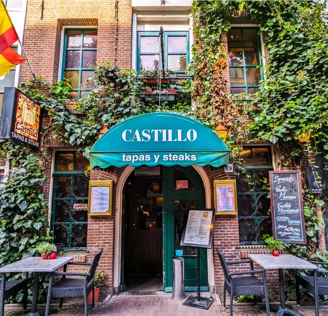 BookNoFees: Castillo, Amsterdam