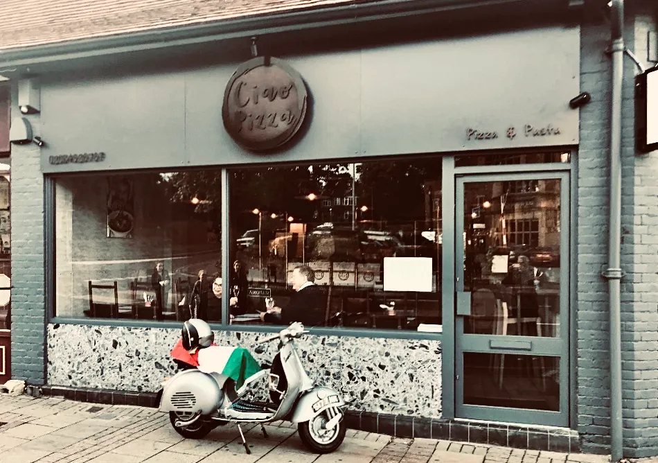 BookNoFees: Εστιατόριο – Ciao Pizza – London – Γεια σου, Πίτσα, φωτογραφία 1