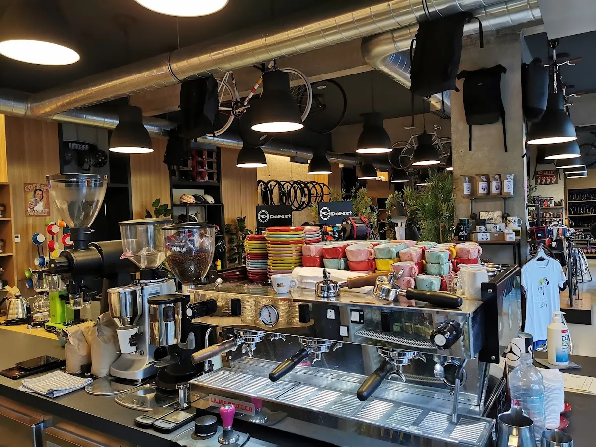 BookNoFees: Καφετέρια – Bonk – Zagreb – Γεια σας, φωτογραφία 1