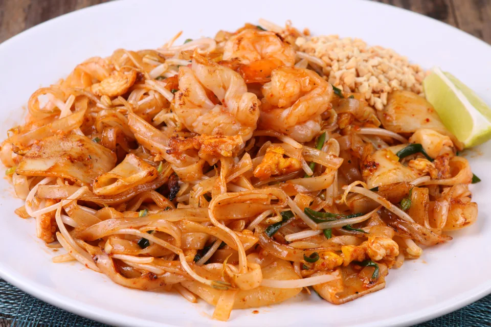 BookNoFees: Παράδειγμα φωτογραφίας: Νουντλς Pad Thai με γαρίδες